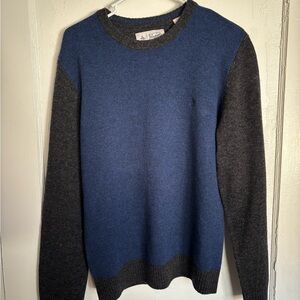 100% lambs wool blue/grey sweater, m